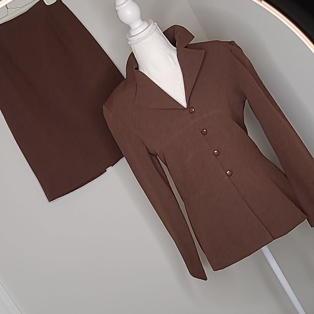 Spago sz 6 brown jacket and skirt